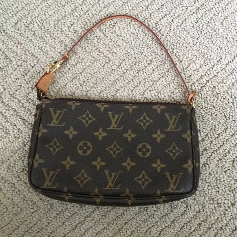 Louis Vuitton Pochette Accessoires in Monogram